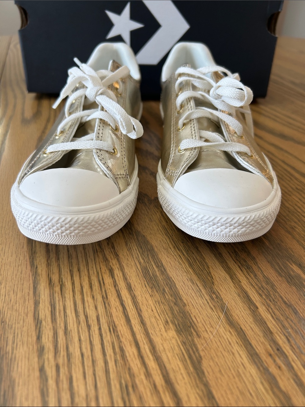 Converse metallic gold dainty Lucky Low Top Sneakers, size 9, NIB - Picture 5 of 11